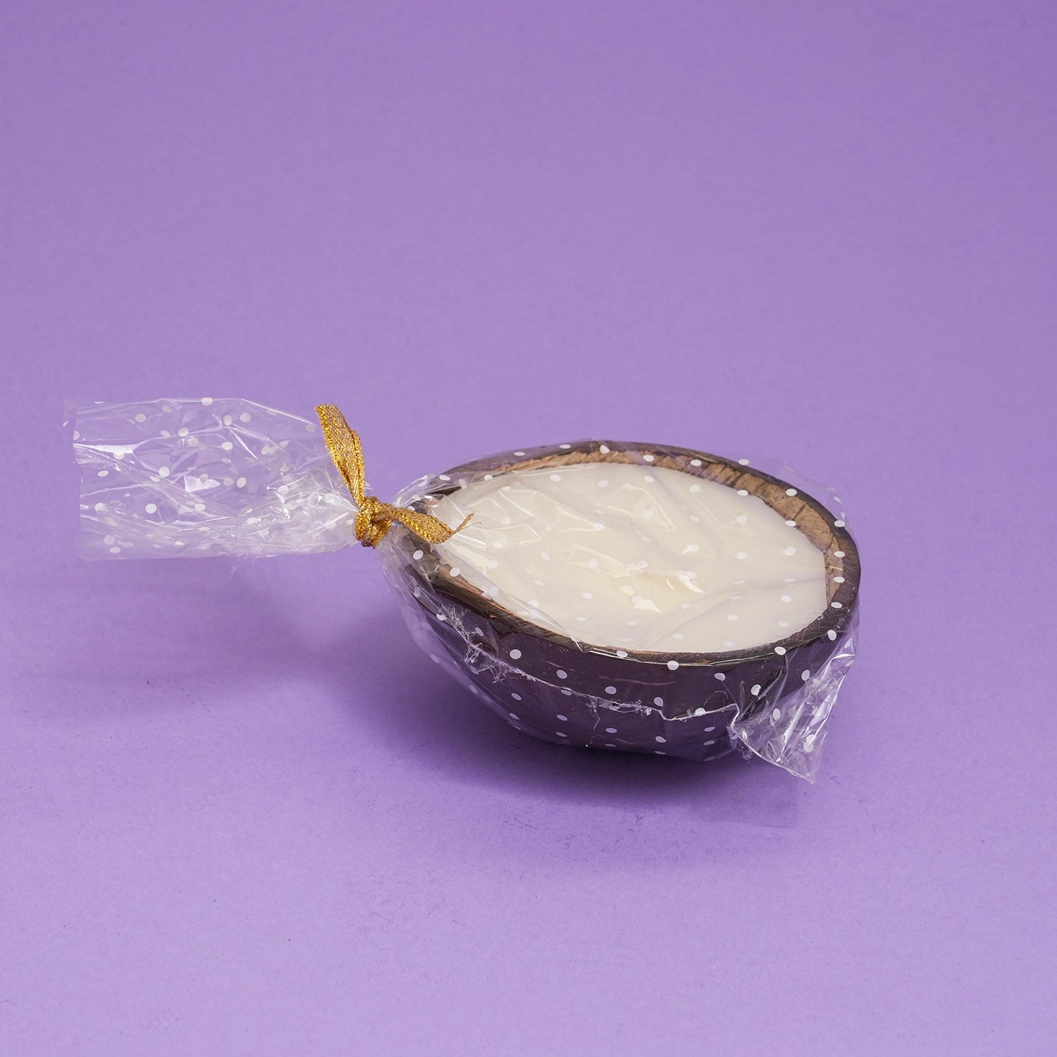 COCONUT SCENTED CANDLE